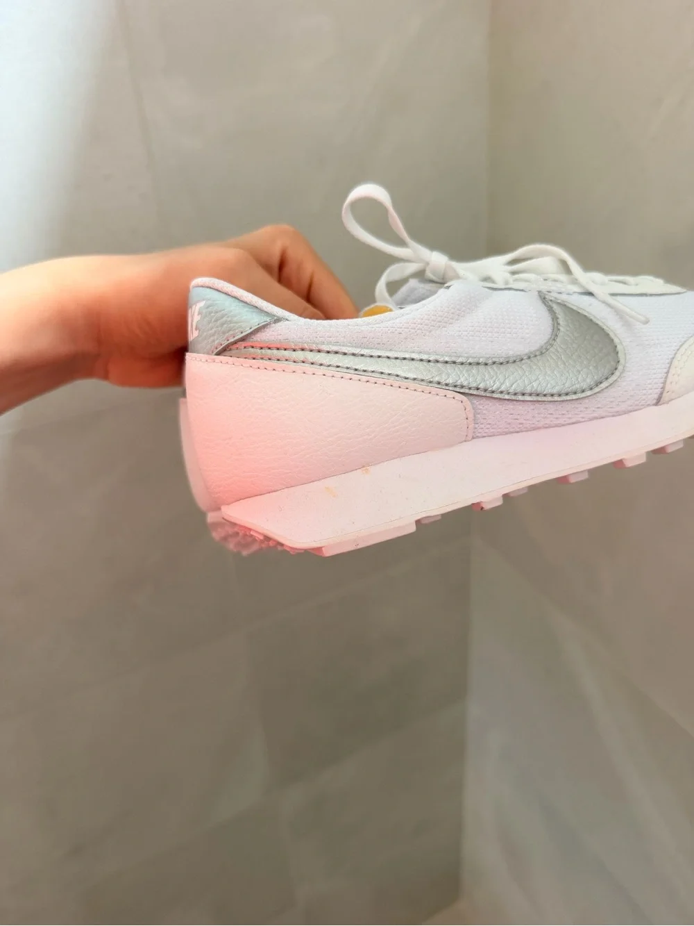 Nike Daybreak White Metallic Silver Sneakers Women’s Size 7 DC9213-100